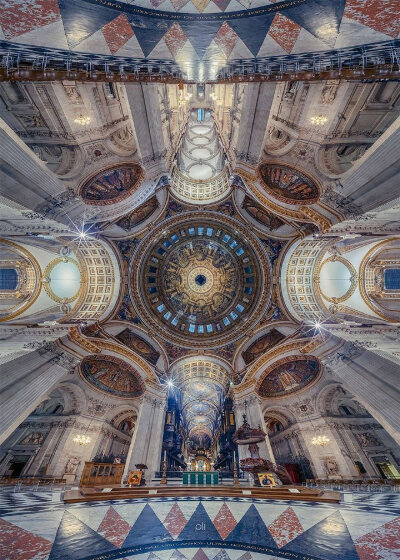 垂直全景照片／伦敦摄影师Peter Li通过捕捉建筑内部拍下的照片， 地板、天花板和支撑柱组合成一个全景镜头，产生令人惊叹的视觉效果 ——