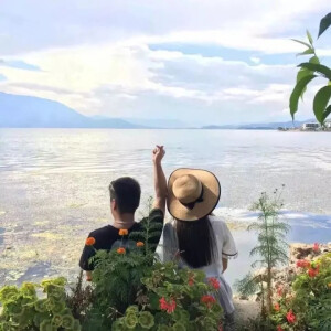 这世上总会有一个人
山高路远 为你而来 