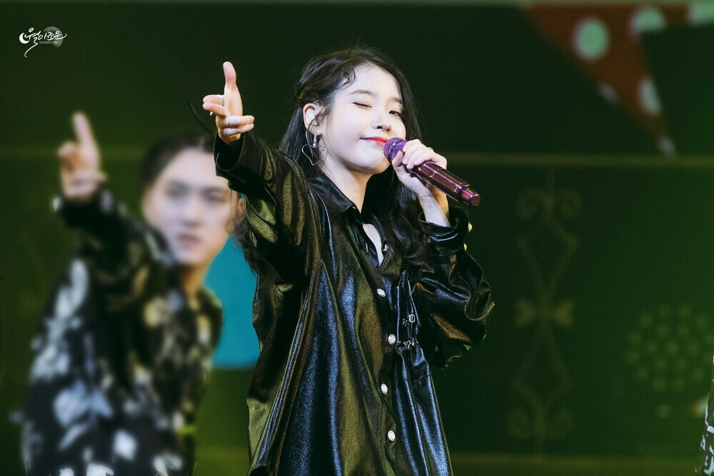 IU