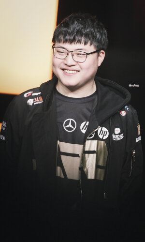 RNG -UZI（简自豪）