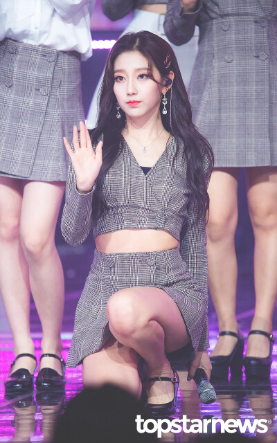 Lovelyz 郑叡仁