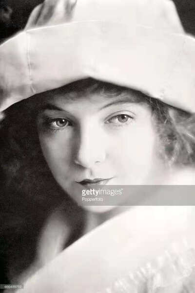 丽莲吉许
Lillian Gish 1893-1993年
美国默片女演员