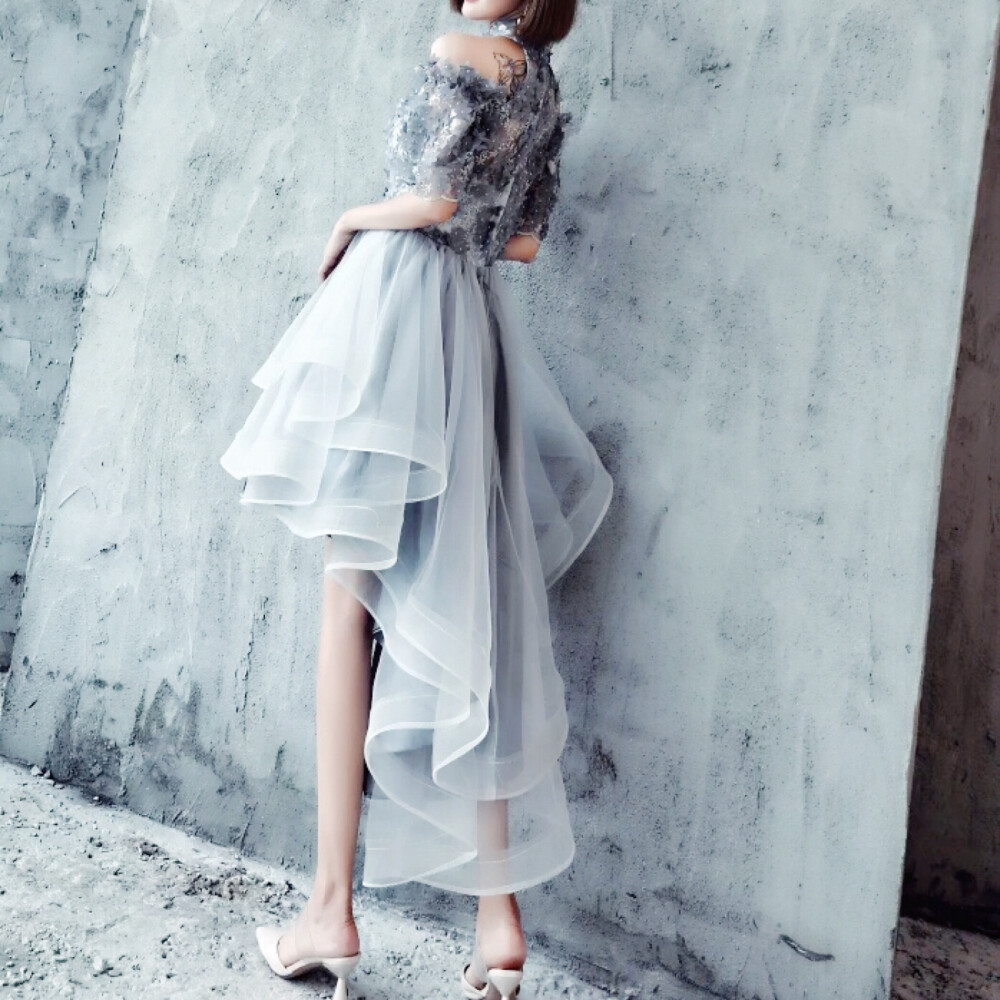 野洵下半身裙摆