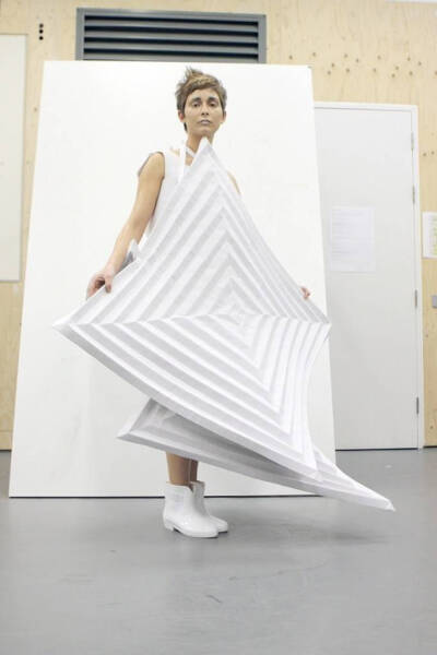 2013 central saint martins white show ​​​​