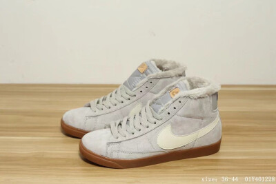 NIKE Blazer Mid Vntg Suede