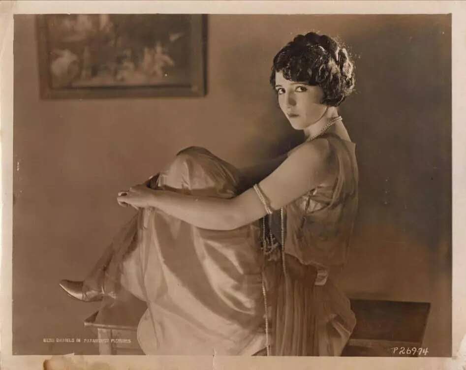 贝比丹尼尔斯
Bebe Daniels 1901-1971年
美国默片女演员