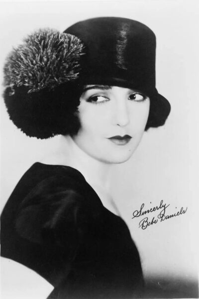 贝比丹尼尔斯
Bebe Daniels 1901-1971年
美国默片女演员