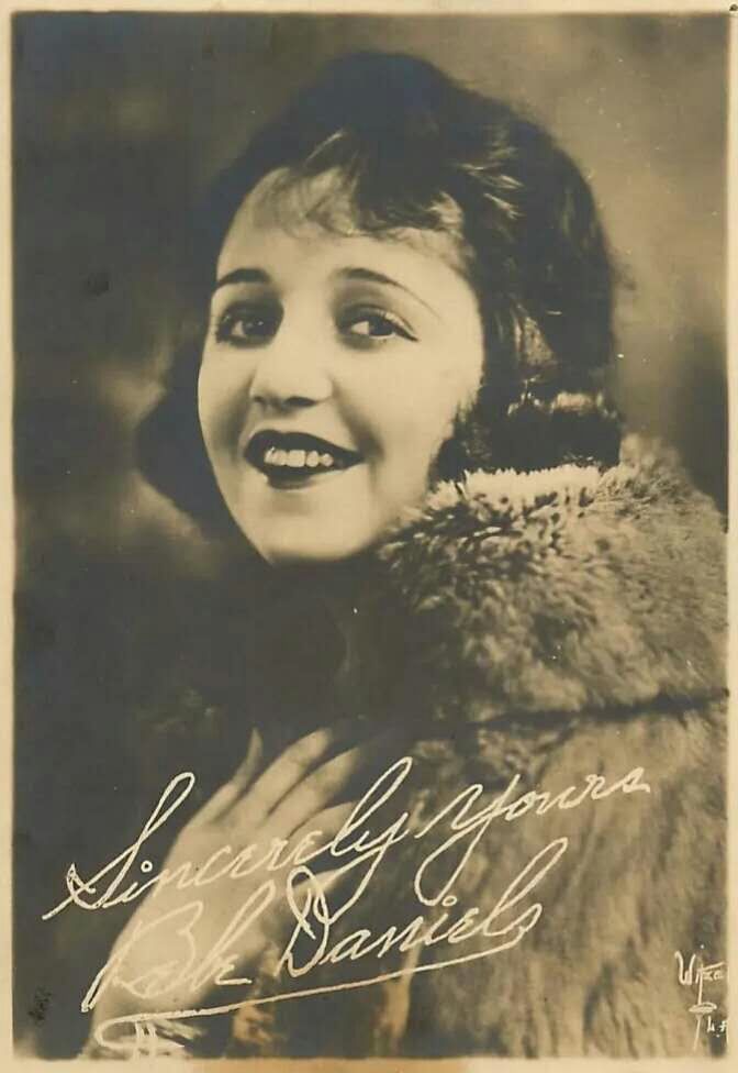 贝比丹尼尔斯
Bebe Daniels 1901-1971年
美国默片女演员