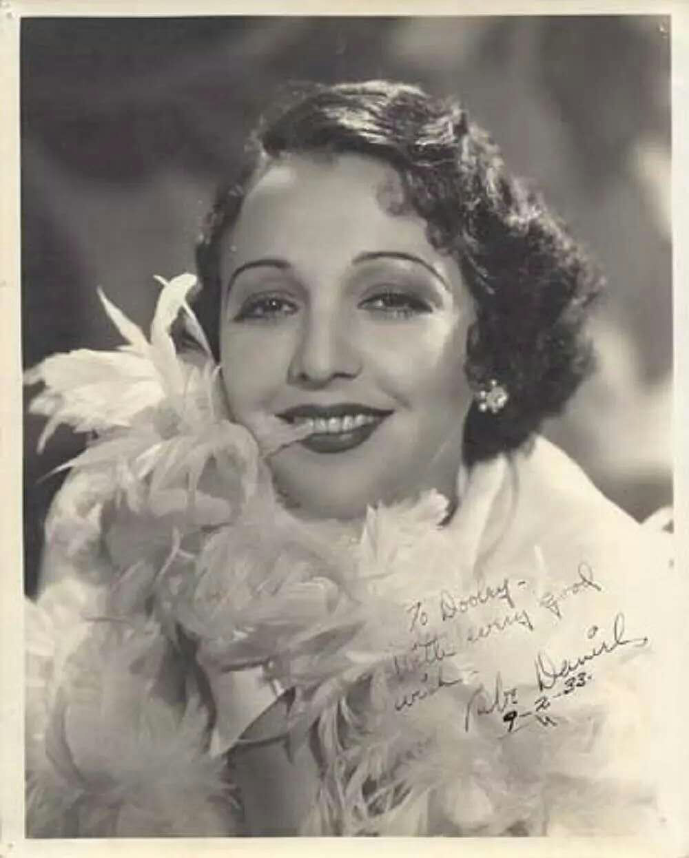 贝比丹尼尔斯
Bebe Daniels 1901-1971年
美国默片女演员