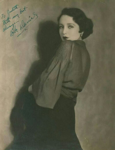 贝比丹尼尔斯
Bebe Daniels 1901-1971年
美国默片女演员