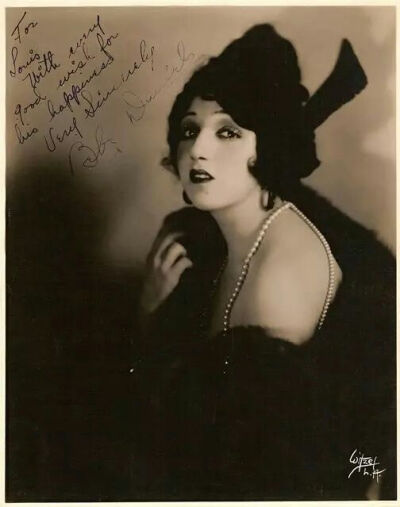 贝比丹尼尔斯
Bebe Daniels 1901-1971年
美国默片女演员