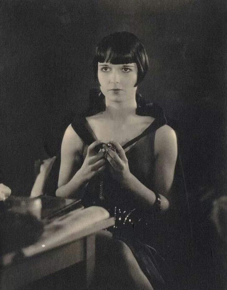 露易丝布鲁克斯
Louise Brooks 1906-1985年
美国默片女演员