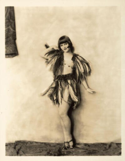 露易丝布鲁克斯
Louise Brooks 1906-1985年
美国默片女演员