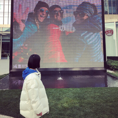 下午和小老弟春熙路看熊猫