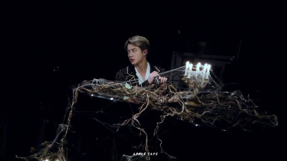 #防弹少年团# 哥 这个发型 求你做个半永久的吧