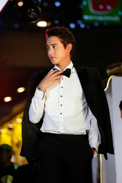 JamesJirayu AIS跨年迎新活动 cr.@萝卜小剧场