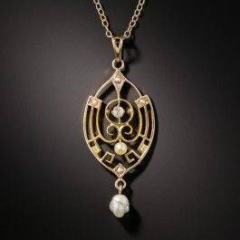 珠宝｜美好时代项链坠
Lang Antiques。
