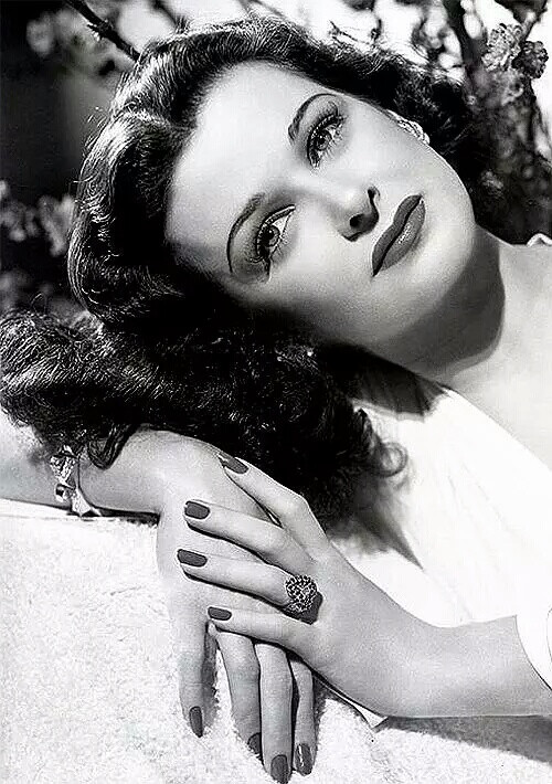 琼贝内特
Joan Bennett 1910-1990
美国女演员