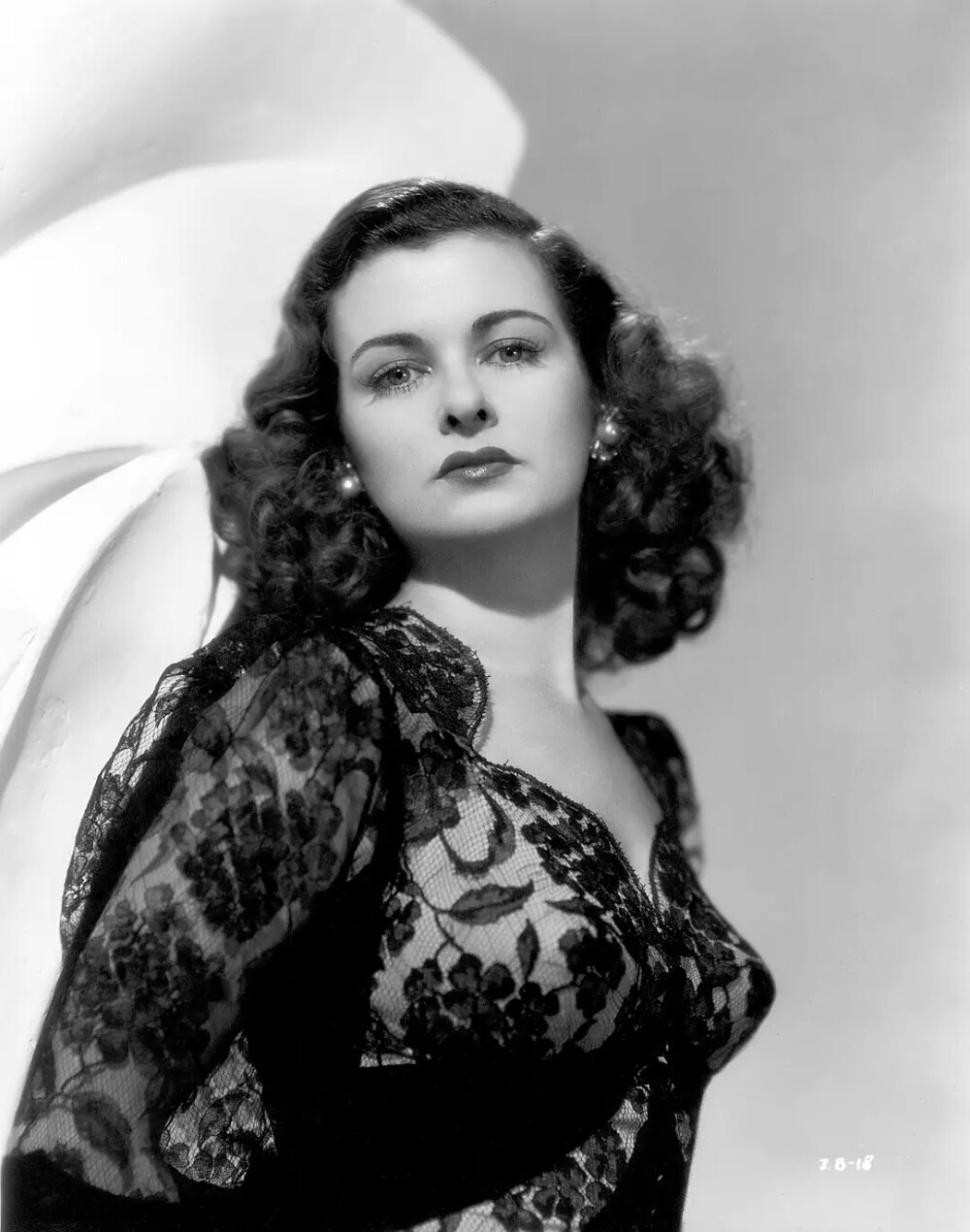 琼贝内特
Joan Bennett 1910-1990
美国女演员