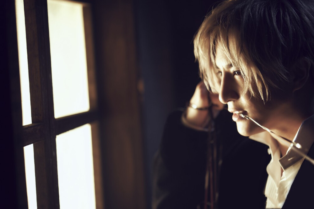 薛之谦
摩天大楼