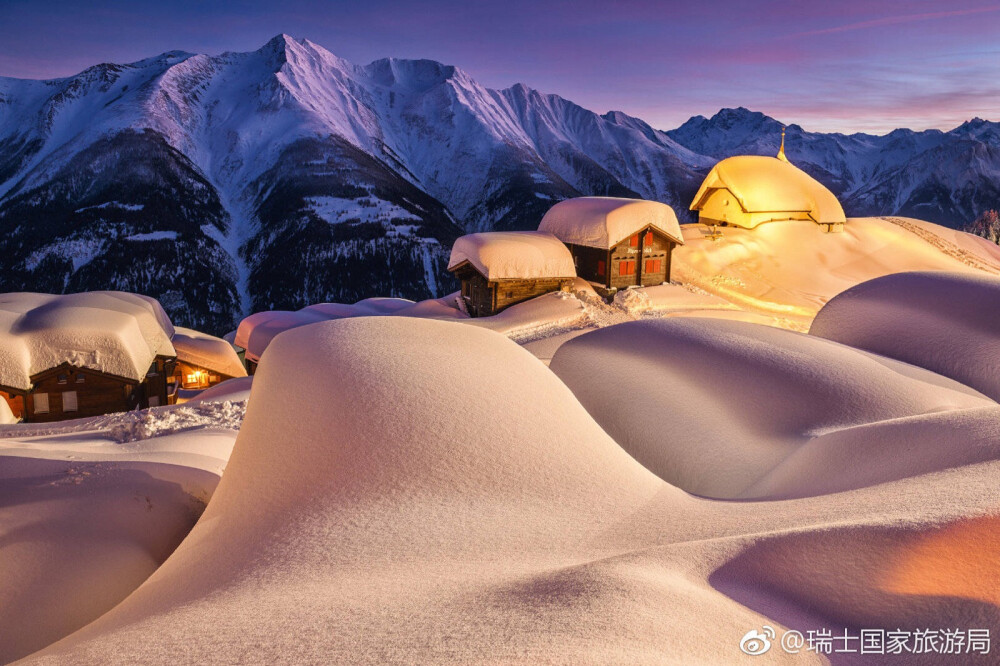 瑞士的雪夜小镇