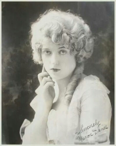 玛丽恩戴维斯
Marion Davies 1897-1961年
美国默片女演员