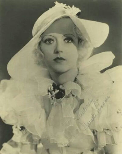 玛丽恩戴维斯
Marion Davies 1897-1961年
美国默片女演员