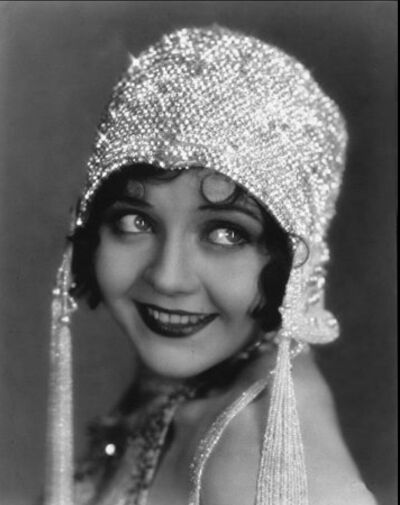 南茜卡罗尔
Nancy Carroll 1903-1965年
美国默片女演员