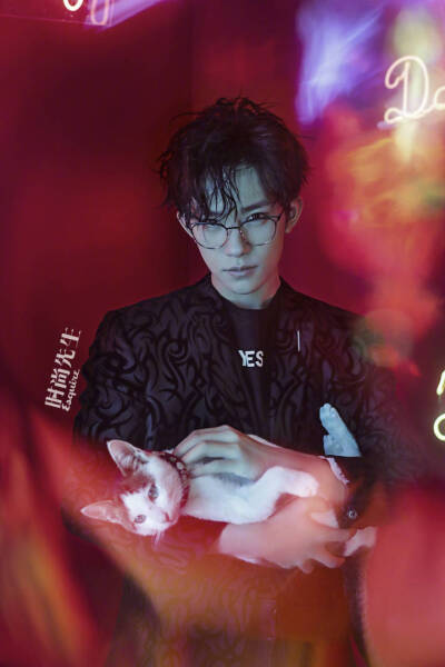 易烊千玺（大佬）壁纸
公众号：真酱的壁纸