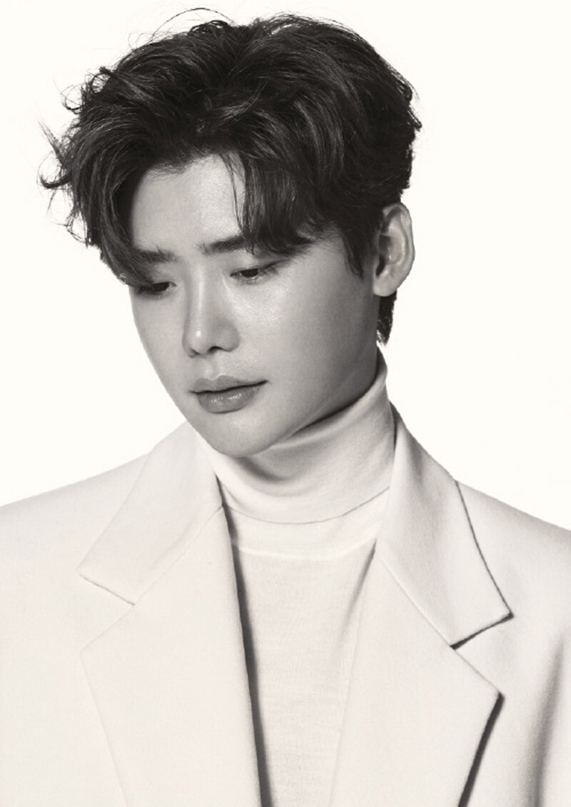 李钟硕最新帅气迷人黑白质感写真