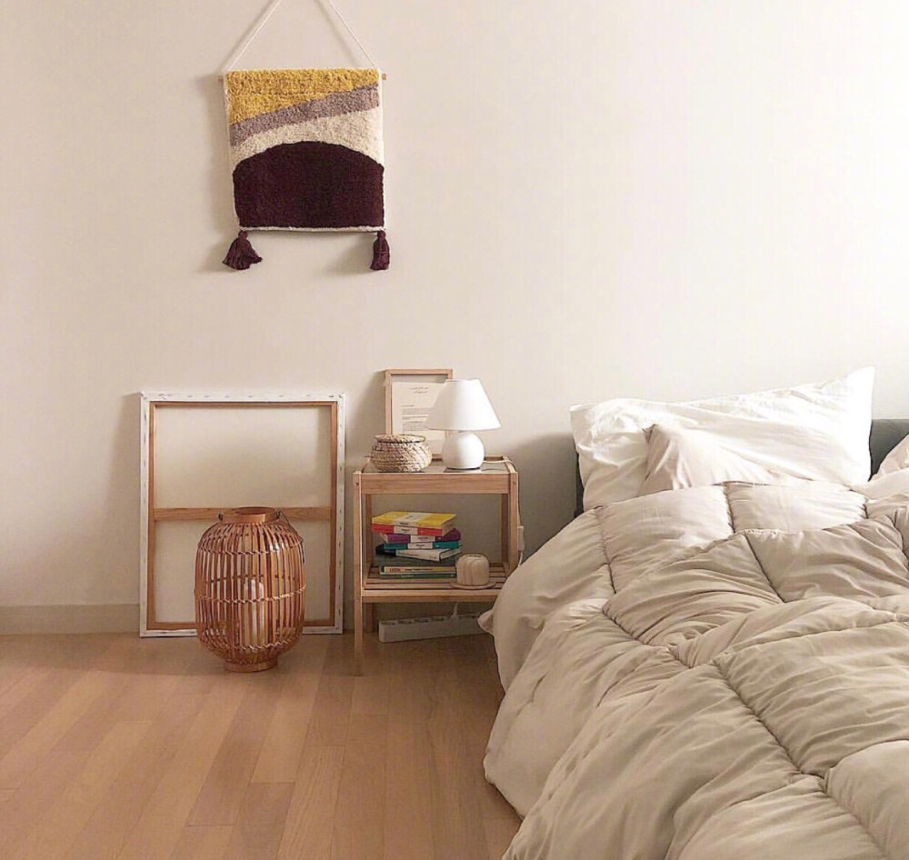 温暖简约的米色系房间布置