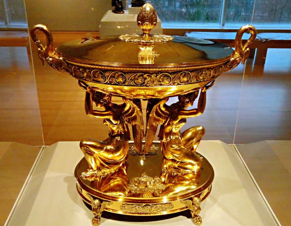 Jean Baptiste Claude Odiot为欧洲王室定制的镀金纯银器皿，收藏于美国Indianapolis Museum