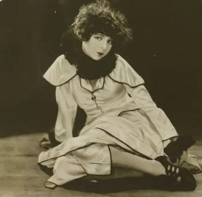 柯丽恩摩尔
Colleen Moore 1899-1988年
美国默片女演员.1922年WAMPAS Baby Star第9名