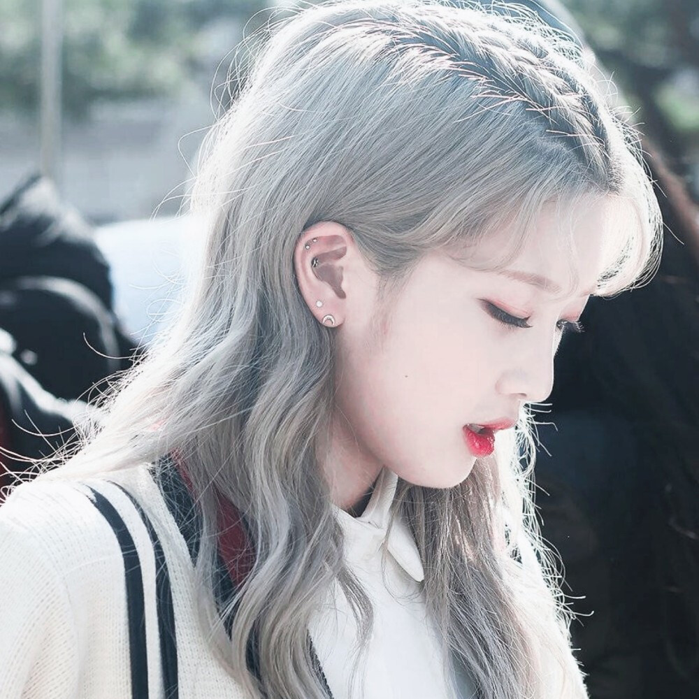 Kim Lip 金定恩｜沈妤