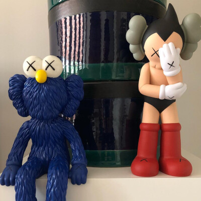 kaws