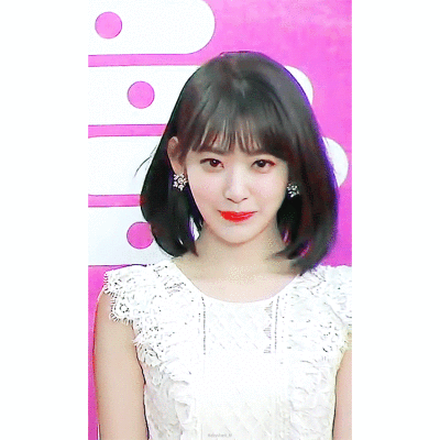 宫脇咲良
cr：logo