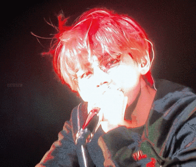 金泰亨GIF