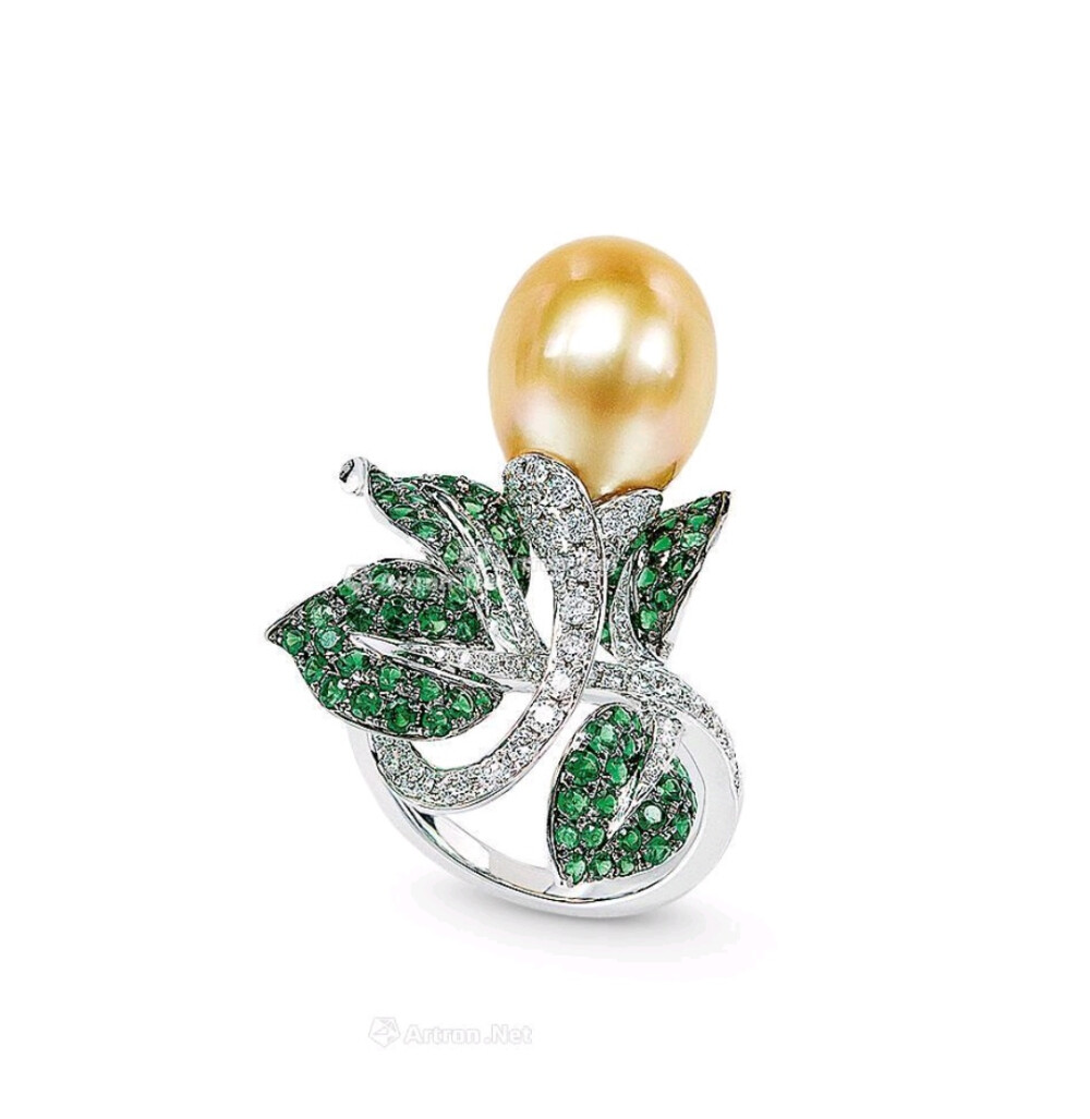 金色珍珠翠榴石珠宝