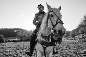 汤姆希德勒斯顿
抖森