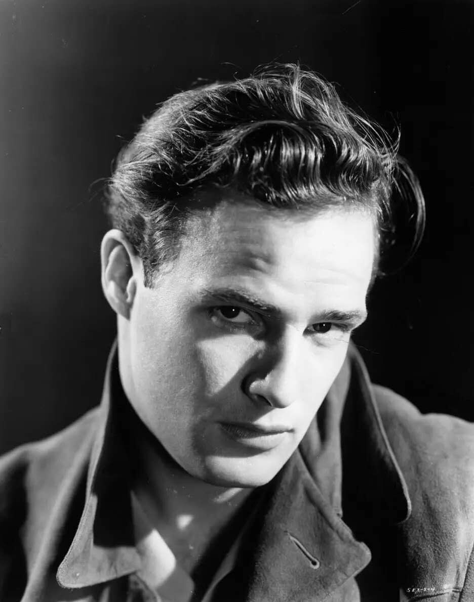 马龙白兰度
Marlon Brando 1924-2004年
美国演员