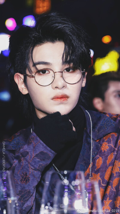 黄明昊