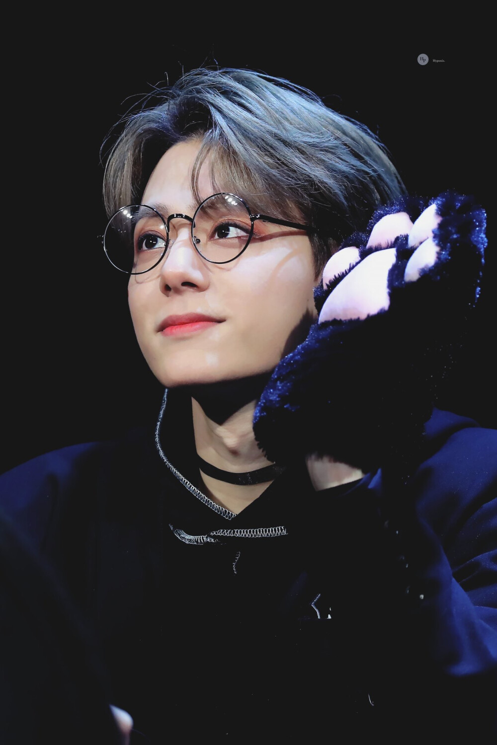 真想冲上去在脸上啵啵一口可爱浣熊