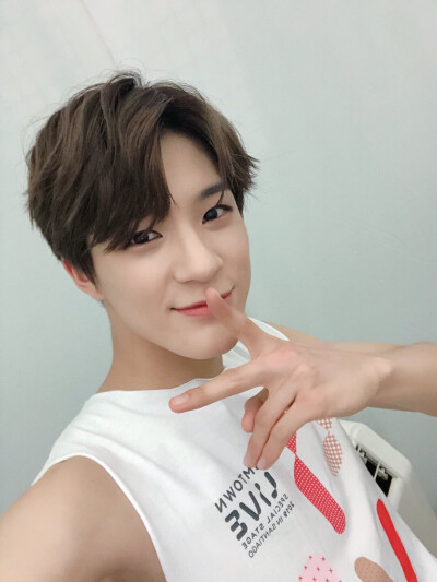 NCT 李帝努 Jeno