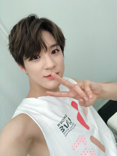 NCT 李帝努 Jeno