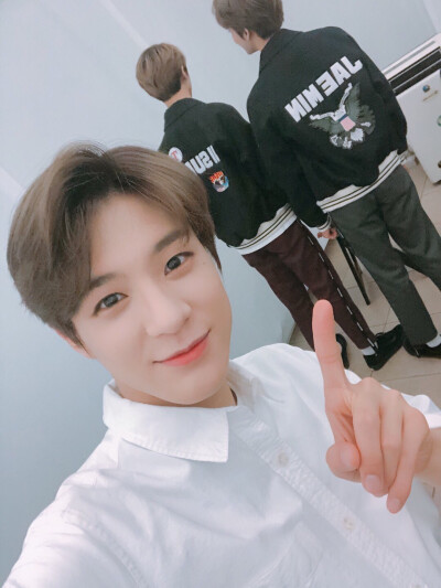 NCT 李帝努 Jeno