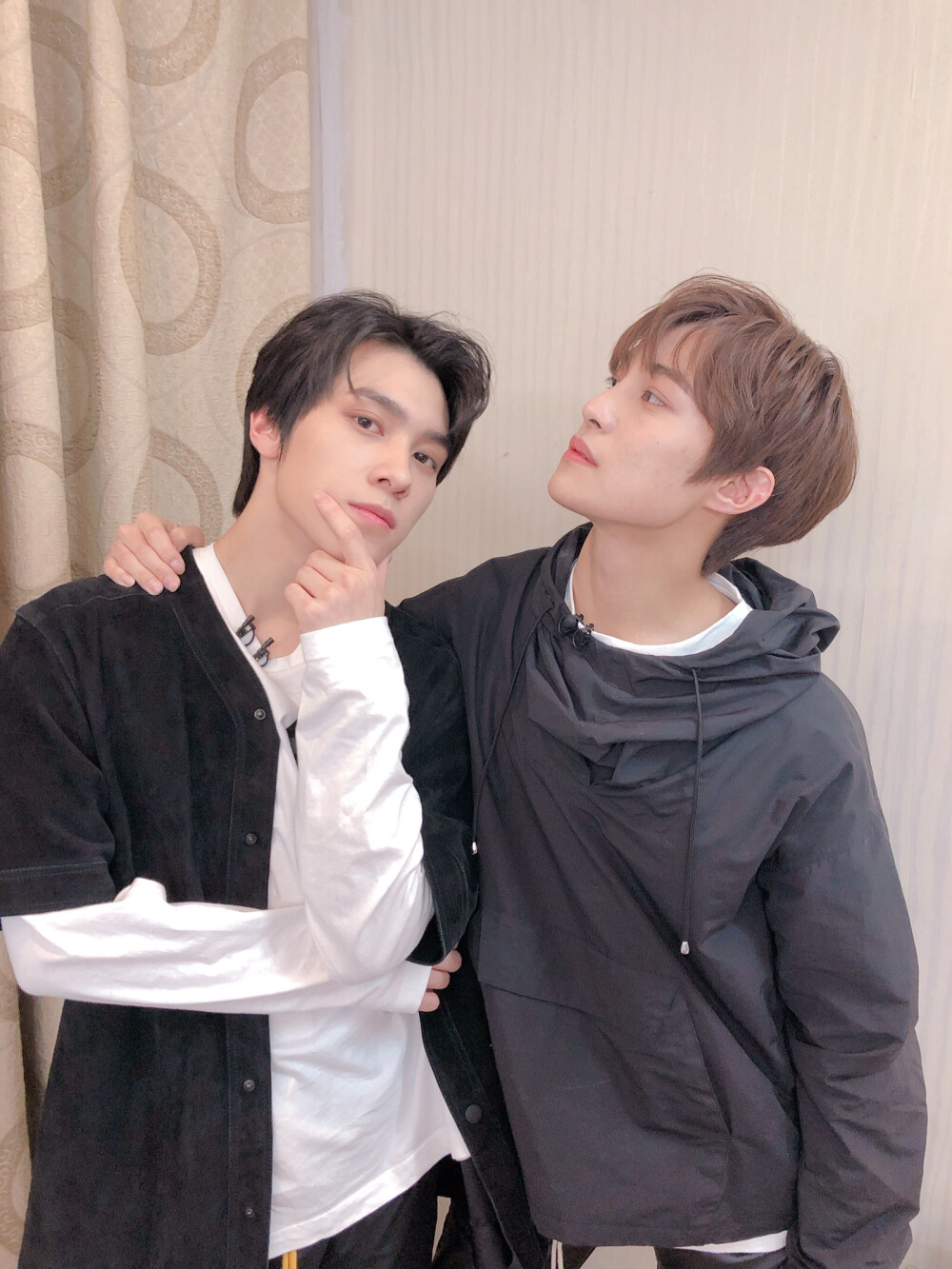 Hendery&Yangyang.
黃冠亨&劉揚(yáng)揚(yáng).