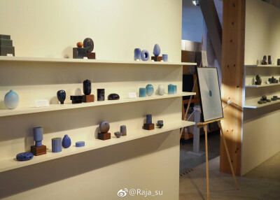 Heath Ceramics Showroom｜位於舊金山市中心的一家藝術生活方式概念店。除了有售陶瓷餐具、設計類雜誌、文具及家居用品外，還有個小畫廊用來舉辦各類型的展覽和演出活動。 ???