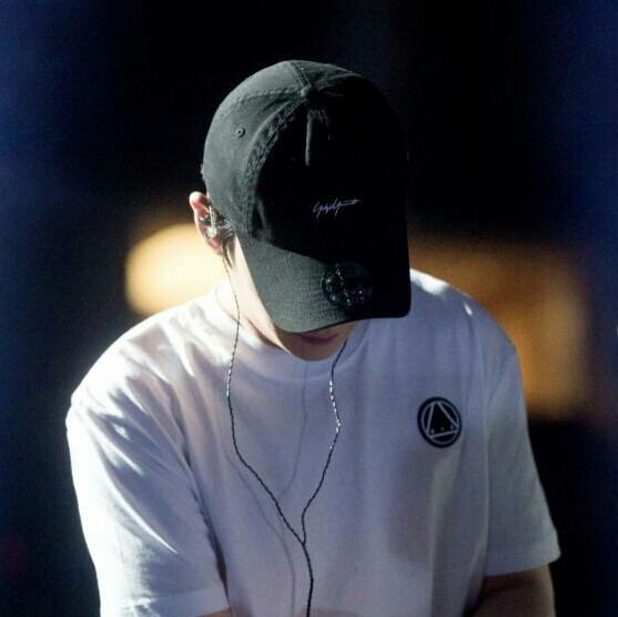 朱一龙头像by程述。