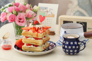 草莓松饼蛋糕+棉花糖热巧
草莓和奶油味道总是这么治愈，搭配松饼一起吃超幸福。热巧和棉花糖是买护肤品时店主送的，跟她说的一样好喝。 ​​​