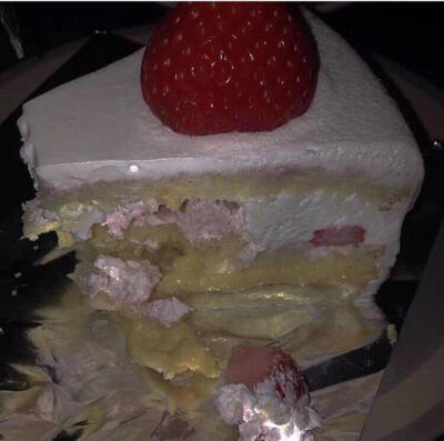 分享一波草莓壁纸。